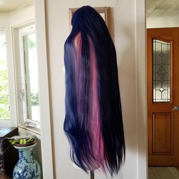 Pantyhose and Stocking Nicki Minaj Cosplay Wig - Picture 6 of 8